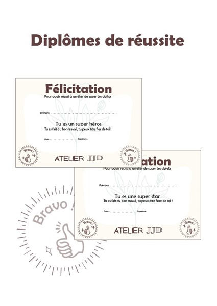 présentation diplôme réussite doigts